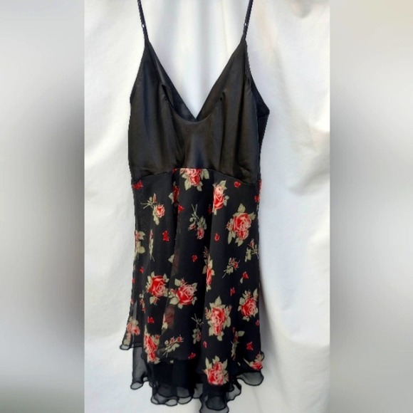 no tag Other - Large black red Floral nightie Babydoll Nightgown Silky Floral Full Skirt Flower